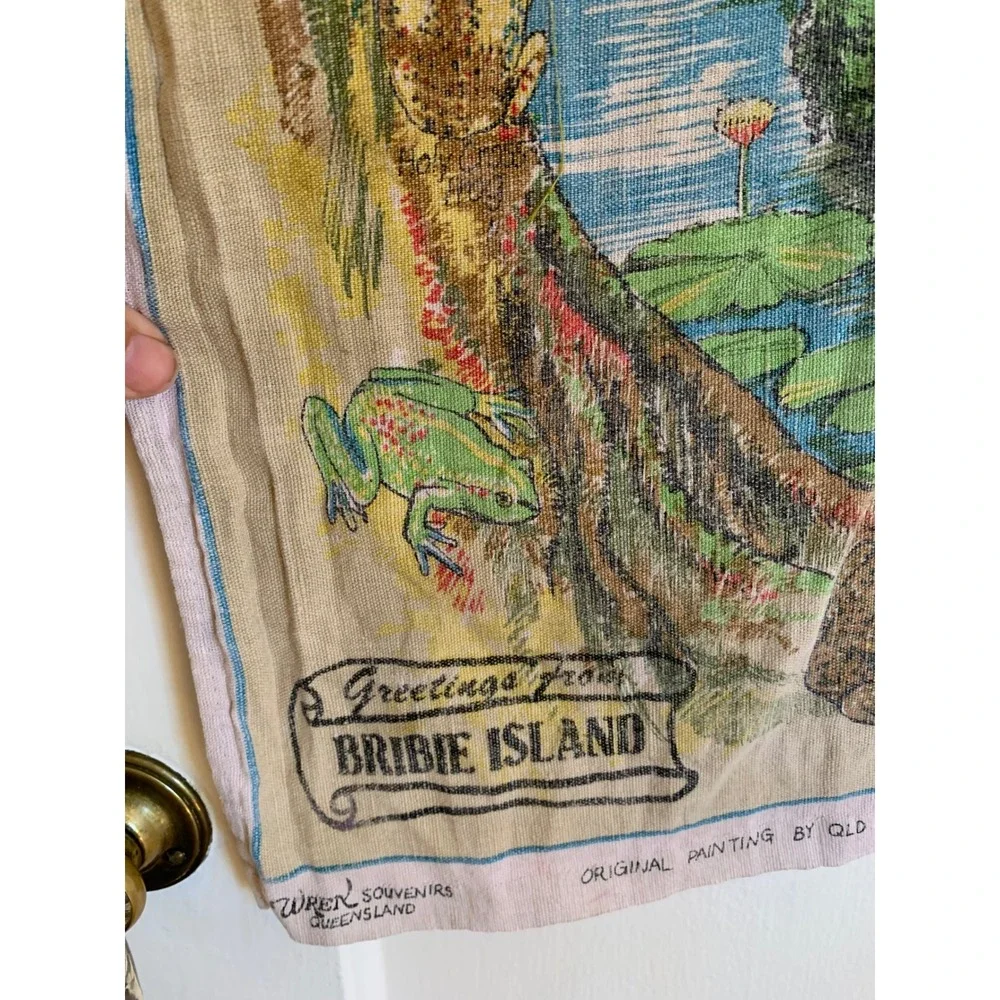Vintage Australian Frogs Bribie Island Linen Tea Towel Rosy Kitchen Souvenir